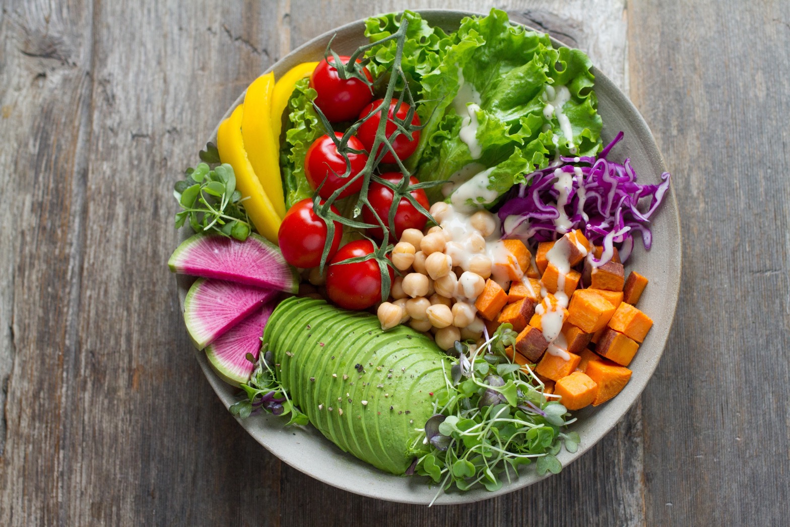 A plate of fresh fruit and vegetables. Photo by Anna Pelzer on Unsplash.com